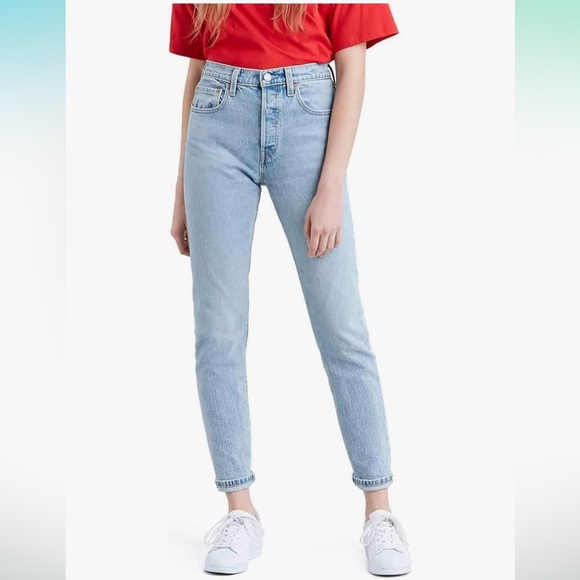 Levi's Women's Light Blue Straight Leg Jeans - Picture 13 of 14